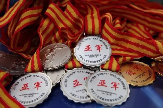 双重标准实锤！文班亚马遭NBA警告，托尼兄弟黑哨却无人管？